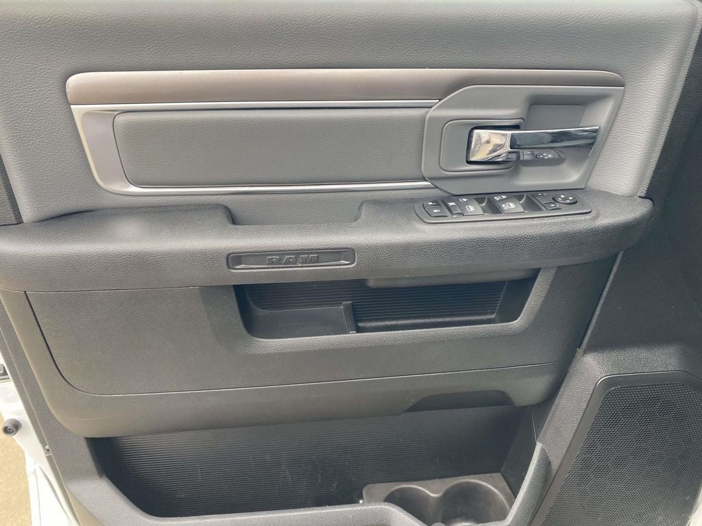 2023 RAM 1500 Classic SLT Crew Cab 4x4 5'7' Box