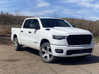 2026 RAM Ram 1500 RAM 1500 EXPRESS CREW CAB 4X4 5'7' BOX