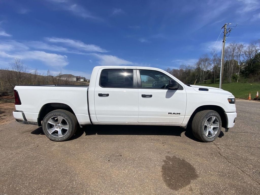 2026 RAM Ram 1500 RAM 1500 EXPRESS CREW CAB 4X4 5'7' BOX