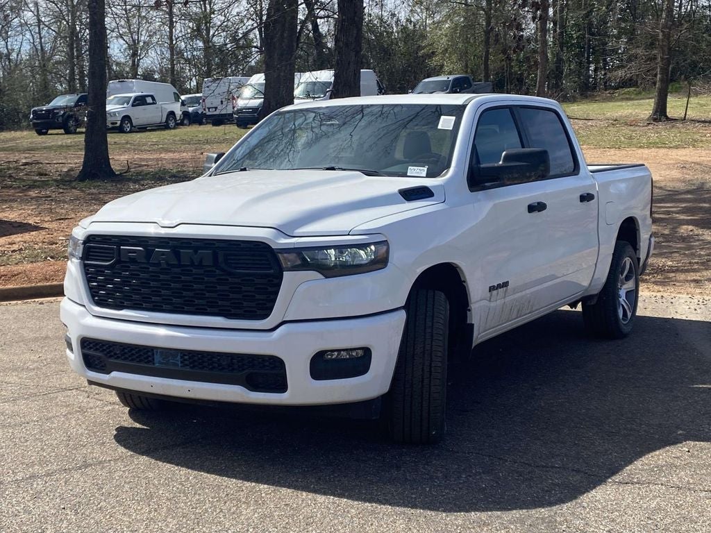 2026 RAM Ram 1500 RAM 1500 EXPRESS CREW CAB 4X4 5'7' BOX