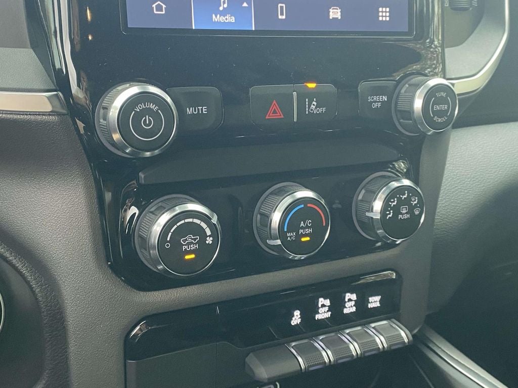 2026 RAM Ram 1500 RAM 1500 EXPRESS CREW CAB 4X4 5'7' BOX