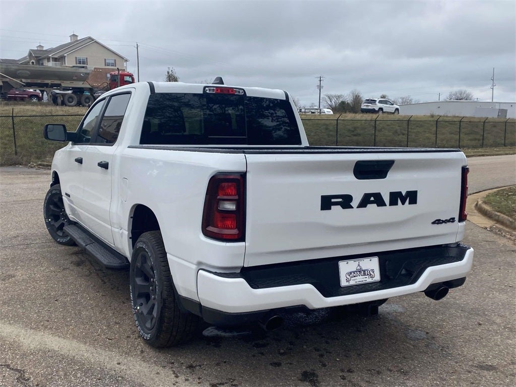 2026 RAM Ram 1500 RAM 1500 EXPRESS CREW CAB 4X4 5'7' BOX