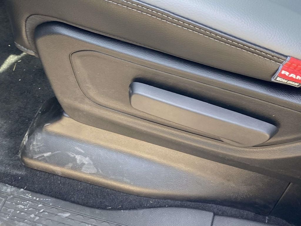 2026 RAM Ram 1500 RAM 1500 TRADESMAN CREW CAB 4X4 5'7' BOX