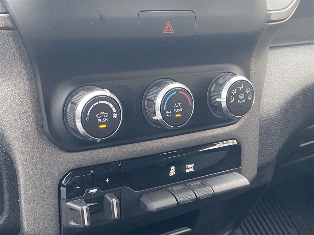 2020 RAM 2500 Tradesman Crew Cab 4X4 6'4' Box