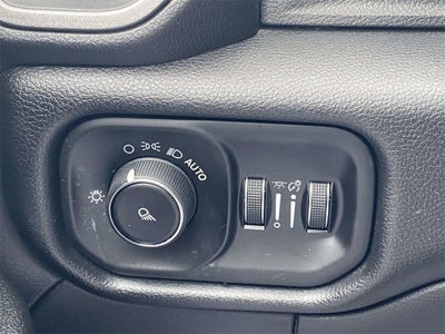 2020 RAM 2500 Tradesman Crew Cab 4X4 6'4' Box