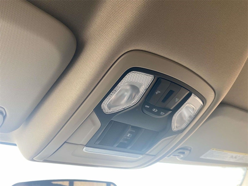 2020 RAM 2500 Tradesman Crew Cab 4X4 6'4' Box