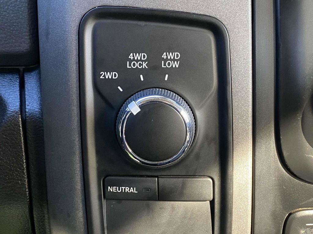 2017 RAM 2500 Tradesman Crew Cab 4x4 8' Box