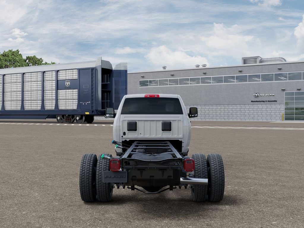 2026 RAM Ram 5500 Chassis Cab RAM 5500 TRADESMAN CHASSIS REGULAR CAB 4X4 120' CA