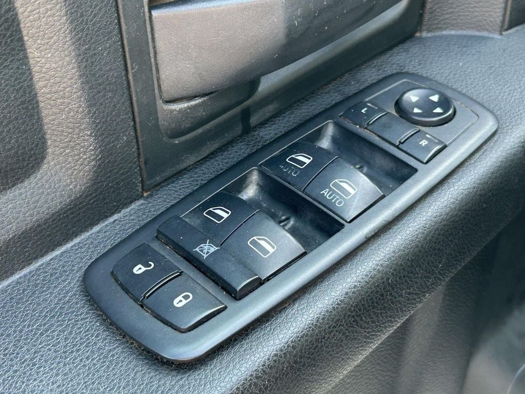 2018 RAM 3500 Chassis Tradesman/SLT/Laramie