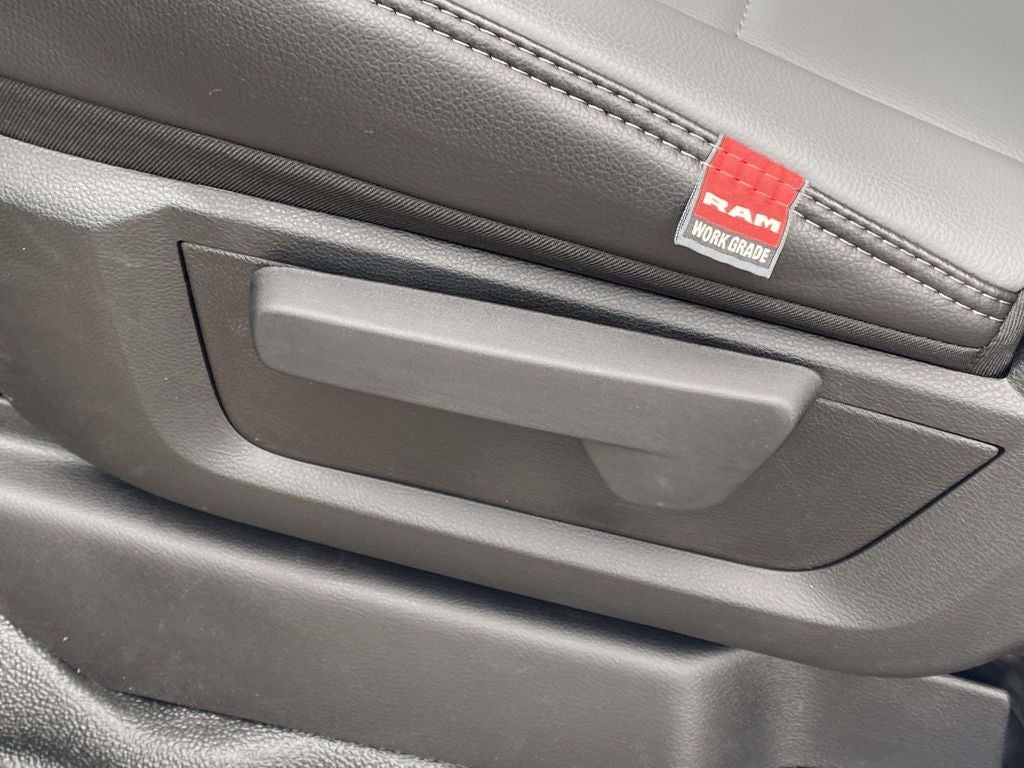 2026 RAM Ram 3500 Chassis Cab RAM 3500 TRADESMAN CHASSIS REGULAR CAB 4X4 84' CA