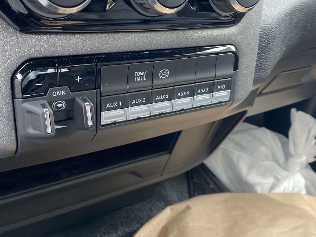 2026 RAM Ram 3500 Chassis Cab RAM 3500 TRADESMAN CHASSIS REGULAR CAB 4X4 84' CA