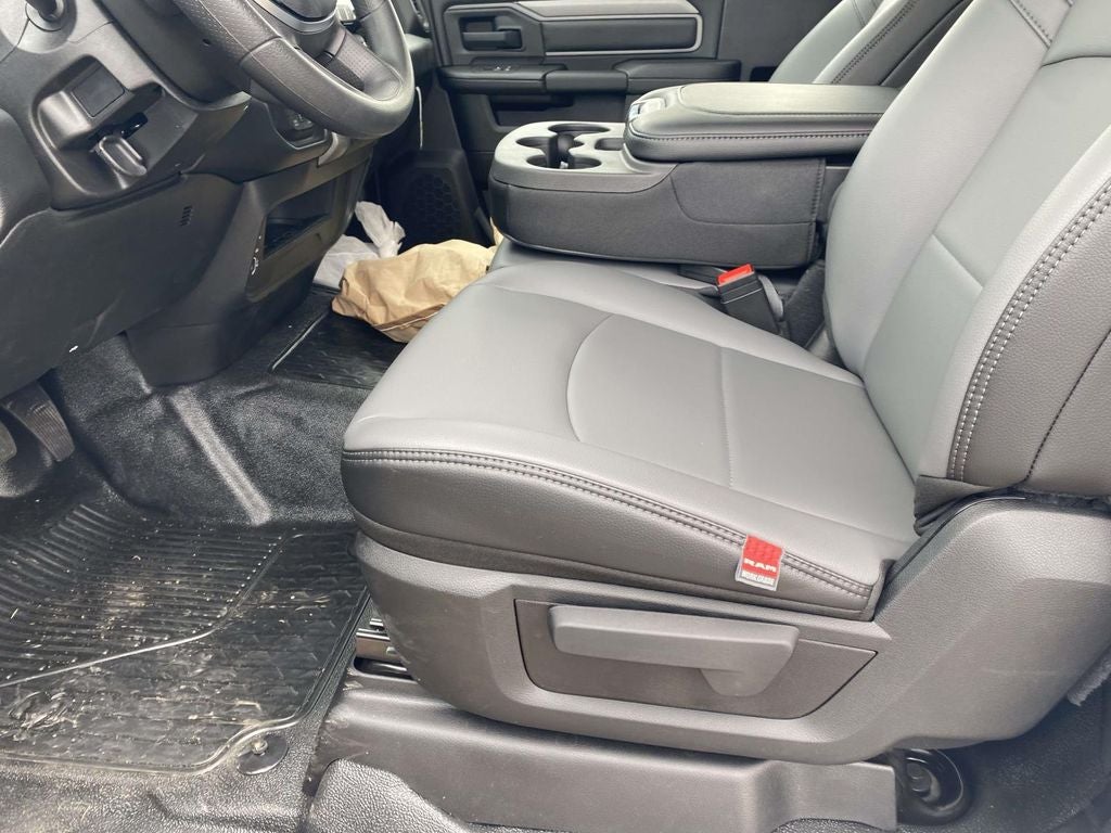 2026 RAM Ram 3500 Chassis Cab RAM 3500 TRADESMAN CHASSIS REGULAR CAB 4X4 84' CA