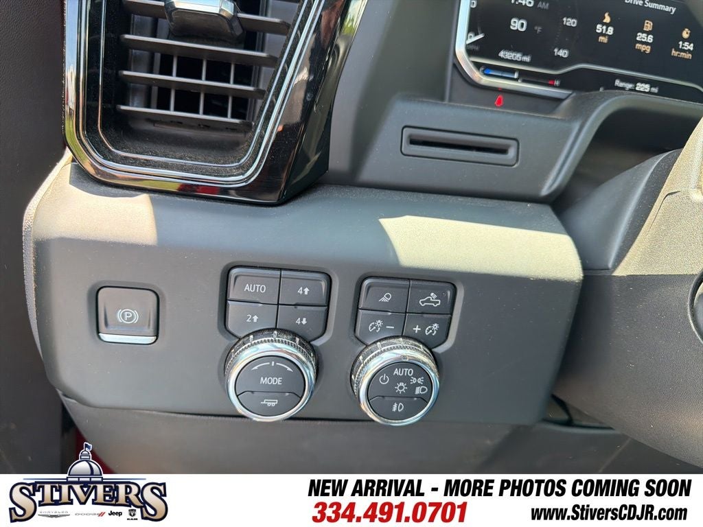 2024 GMC Sierra 1500 4WD Crew Cab Short Box AT4