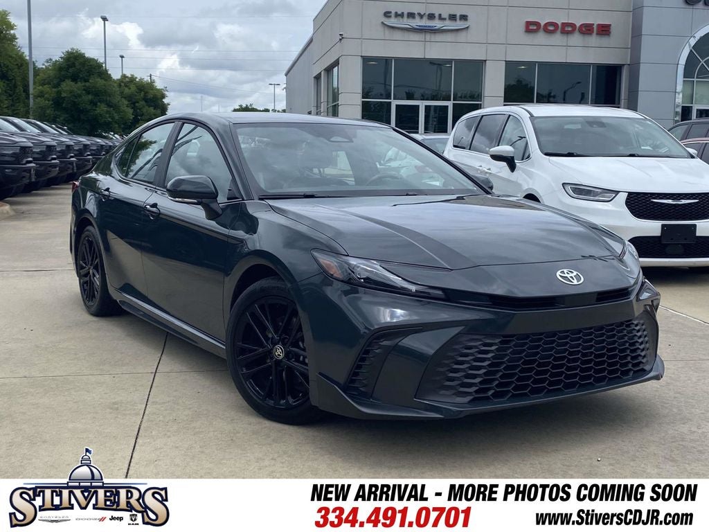 2025 Toyota Camry SE