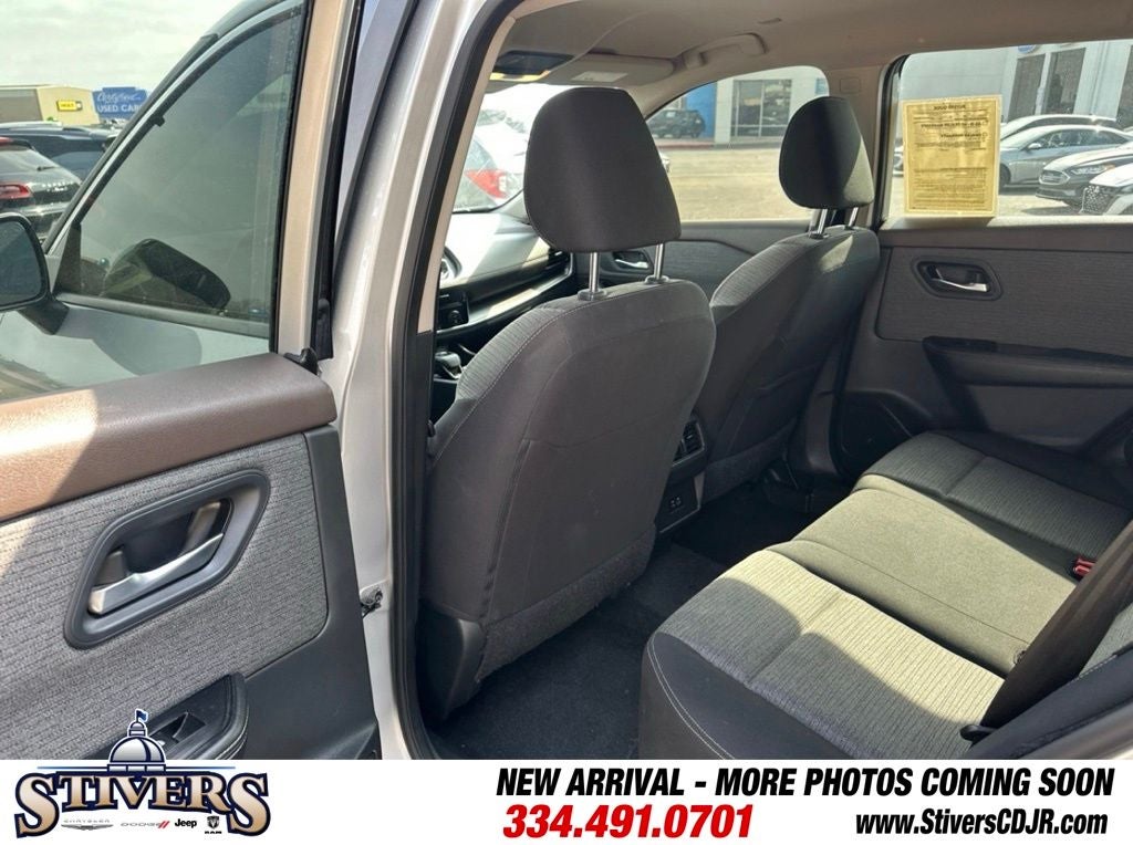 2023 Nissan Rogue SV FWD