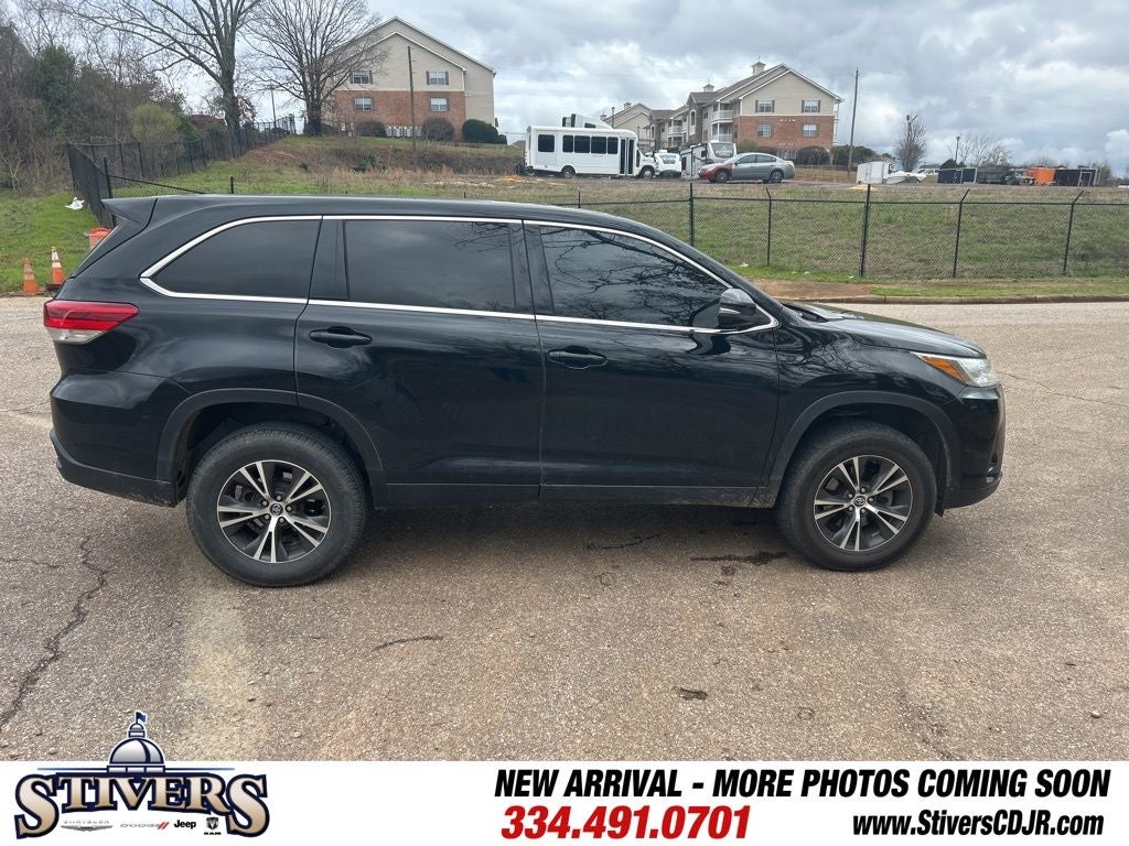 2019 Toyota Highlander LE