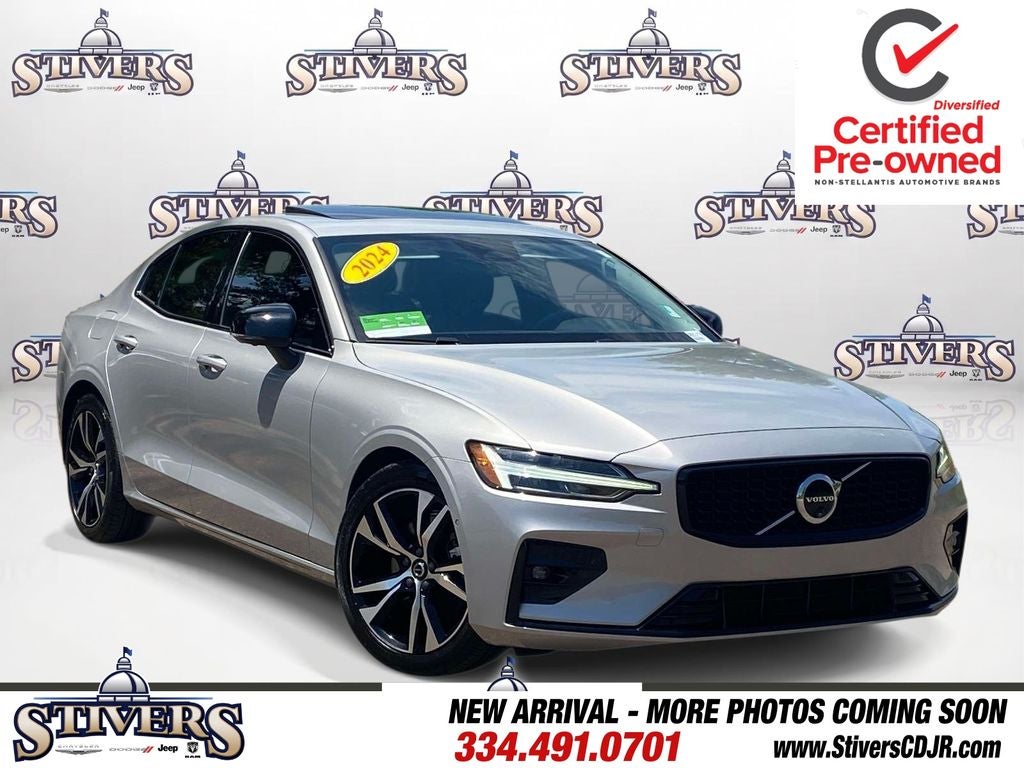 2024 Volvo S60 B5 Plus Dark Theme