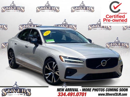 2024 Volvo S60 B5 Plus Dark Theme