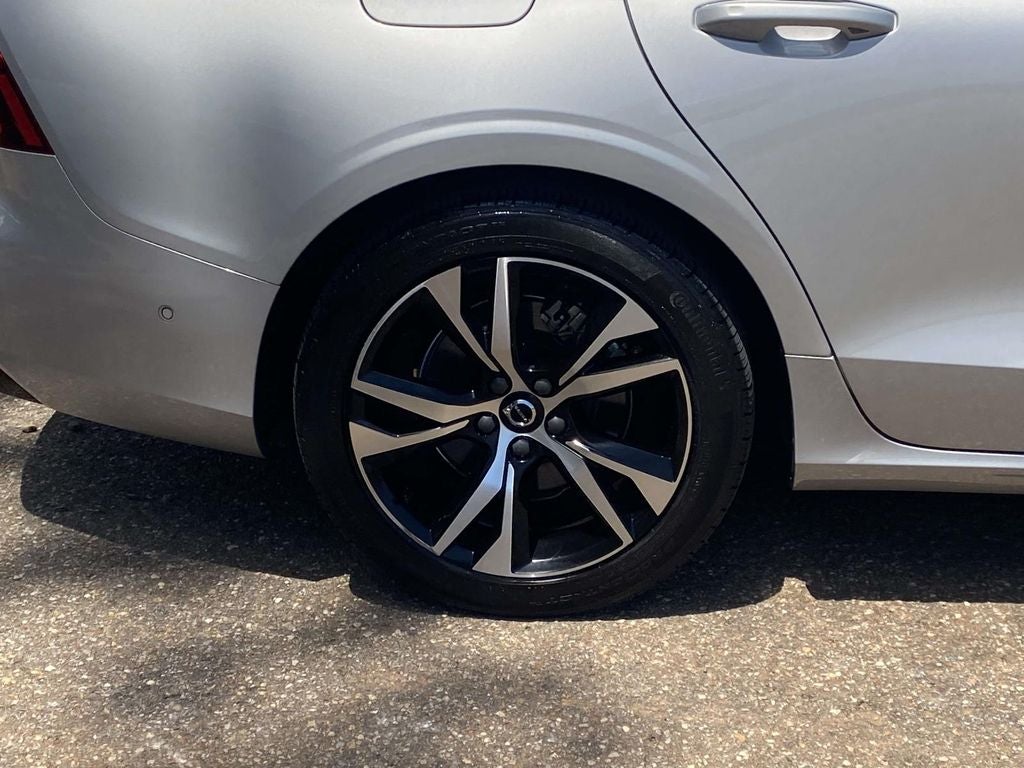 2024 Volvo S60 B5 Plus Dark Theme