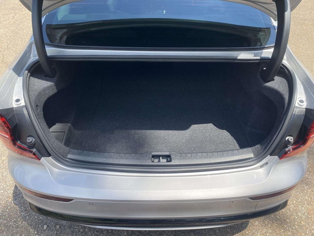 2024 Volvo S60 B5 Plus Dark Theme