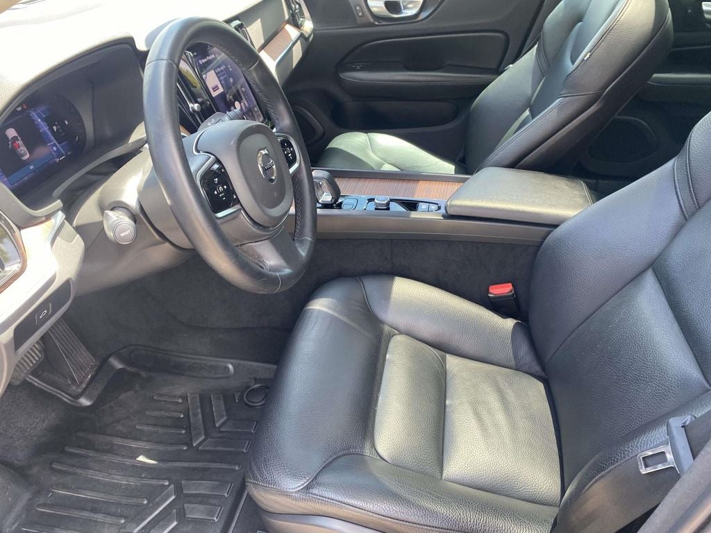 2024 Volvo S60 B5 Plus Dark Theme
