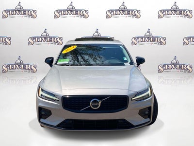 2024 Volvo S60 B5 Plus Dark Theme