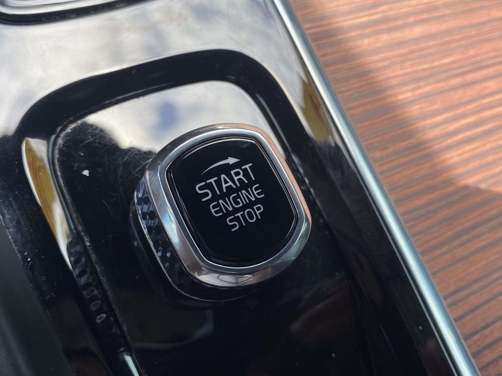 2024 Volvo S60 B5 Plus Dark Theme