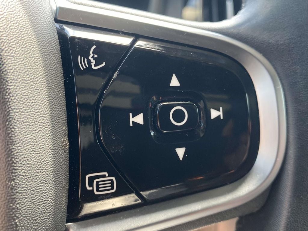 2024 Volvo S60 B5 Plus Dark Theme