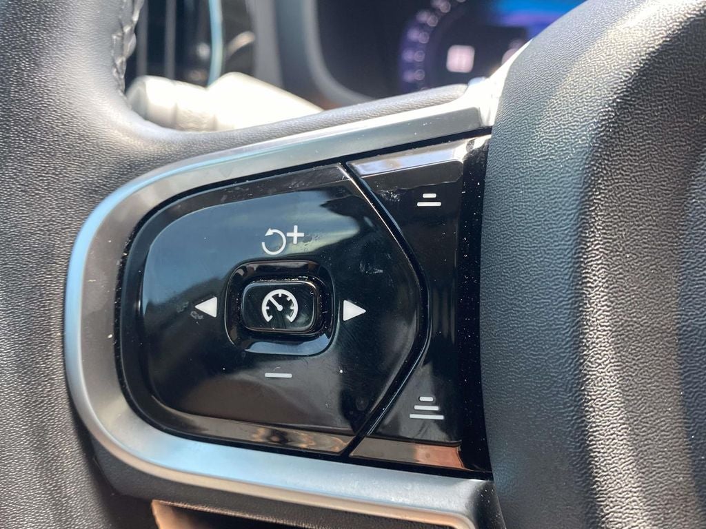 2024 Volvo S60 B5 Plus Dark Theme