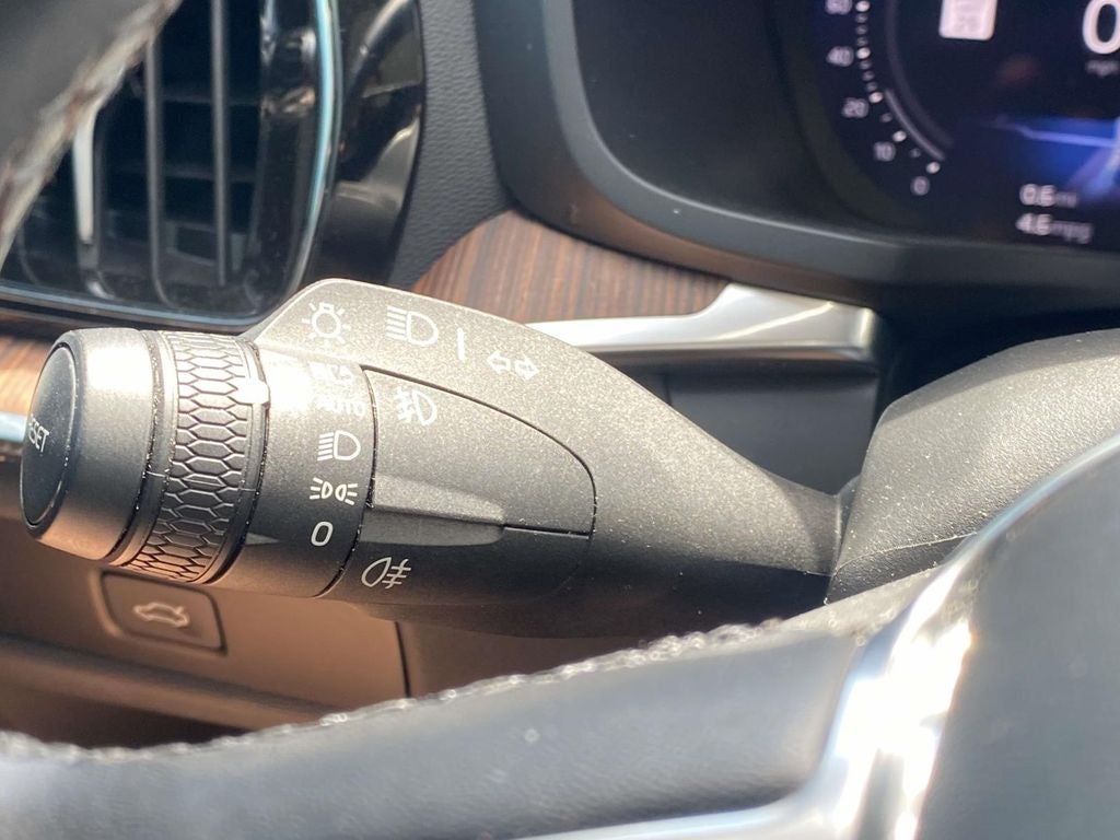 2024 Volvo S60 B5 Plus Dark Theme