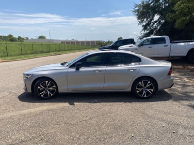 2024 Volvo S60 B5 Plus Dark Theme