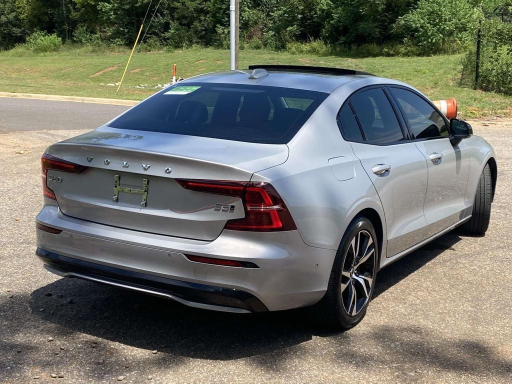 2024 Volvo S60 B5 Plus Dark Theme