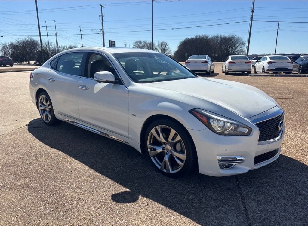 2019 INFINITI Q70L 5.6
