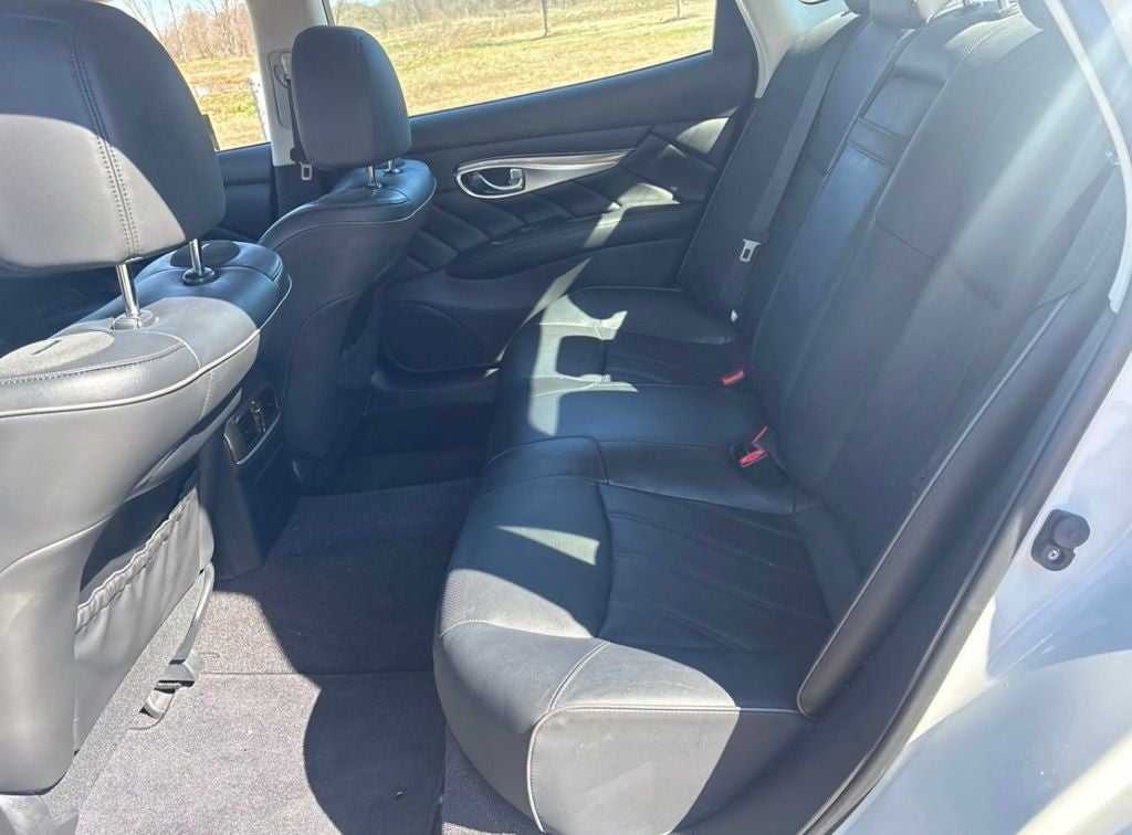 2019 INFINITI Q70L 5.6