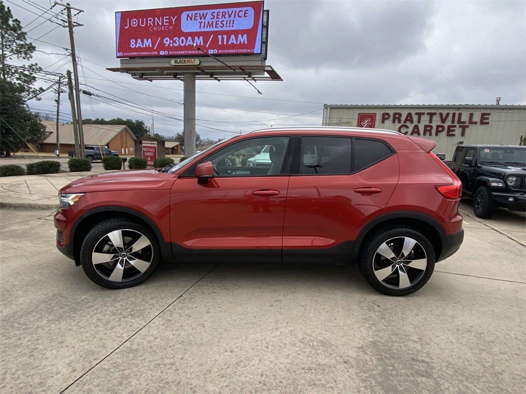 2019 Volvo XC40 T4 Momentum
